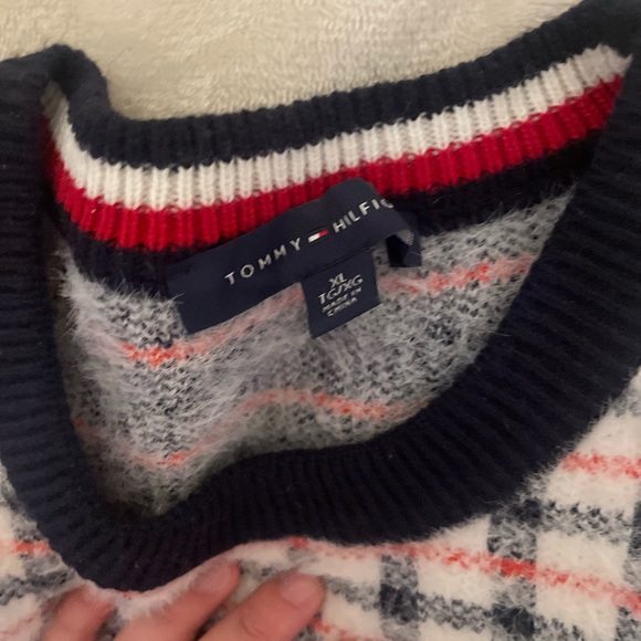 Tommy Hilfiger plaid sweater size XL - Picture 3 of 5